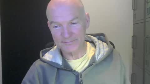 Robbie online show from 5, 4, 2026