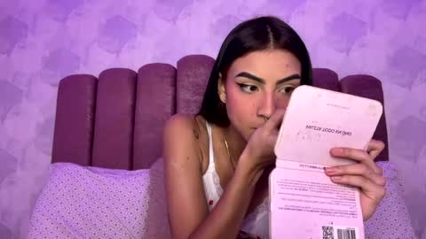 Snapshot of karen_roxe chatting on 11, 5, 2026 karen_roxe online show from 11, 5, 2026