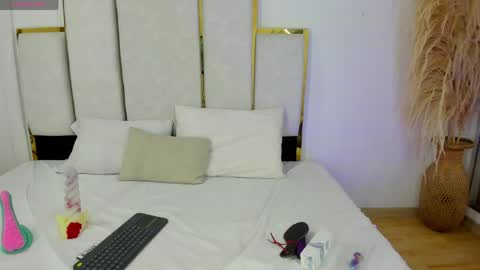 Snapshot of karen_smitth chatting on 8, 4, 2026 Karen online show from 8, 4, 2026