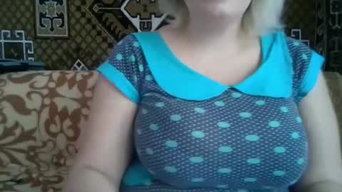 Snapshot of karilina_hi chatting on 12, 12, 2024 Karilina Hi online show from 12, 12, 2024