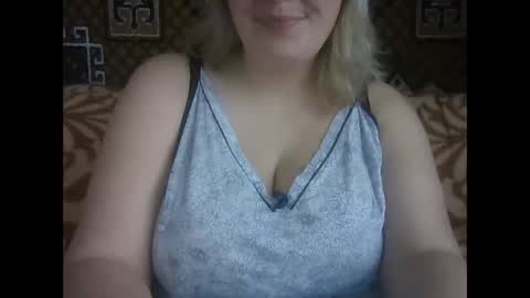 Snapshot of karilina_hi chatting on 1, 12, 2025 Karilina Hi online show from 1, 12, 2025