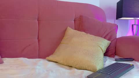 karina online show from 15, 4, 2026