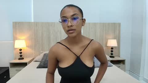 Snapshot of karina_calderon chatting on 14, 4, 2026 Karina Calderon online show from 14, 4, 2026