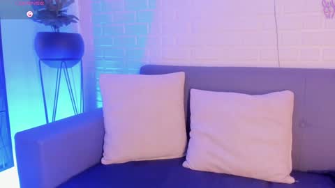 Snapshot of karina_gomez_18 chatting on 14, 1, 2025 Kari online show from 14, 1, 2025