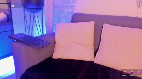 Snapshot of karina_gomez_18 chatting on 28, 1, 2025 Kari online show from 28, 1, 2025