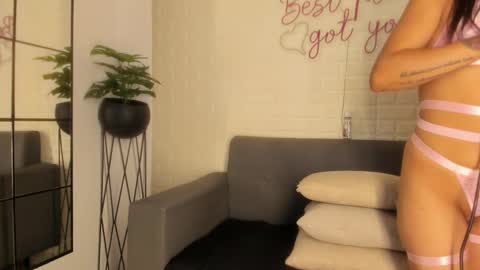 Snapshot of karina_gomez_18 chatting on 22, 9, 2025 Kari online show from 22, 9, 2025