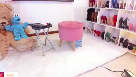 Snapshot of karina_torres_ chatting on 8, 10, 2025 Karina online show from 8, 10, 2025