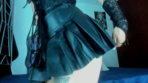 Snapshot of karinna__raven chatting on 10, 10, 2025 KARINNA RAVEN online show from 10, 10, 2025