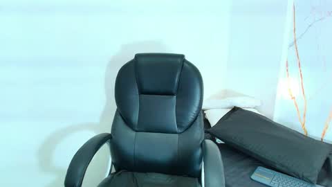 karla_hilton1 online show from 10, 2, 2026