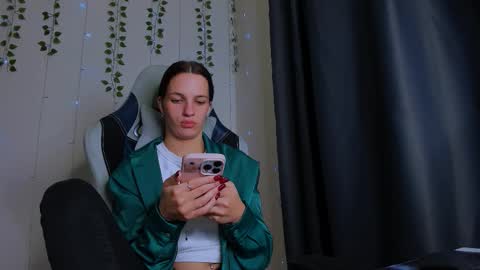 karla_lim online show from 18, 10, 2025