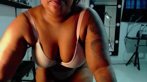 karlaluann online show from 31, 10, 2025