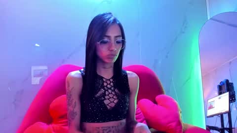 Snapshot of karlaslutskinny__ chatting on 8, 10, 2025 karlaslutskinny__ online show from 8, 10, 2025