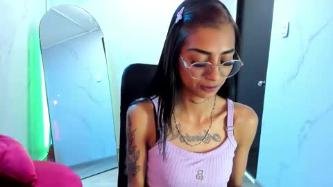 Snapshot of karlaslutskinny__ chatting on 17, 10, 2025 karlaslutskinny__ online show from 17, 10, 2025