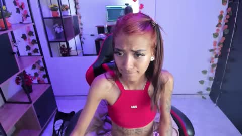 Snapshot of karlaslutskinny__ chatting on 6, 11, 2025 karlaslutskinny__ online show from 6, 11, 2025