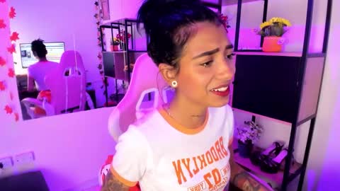 karlaslutskinny__ online show from 14, 2, 2026