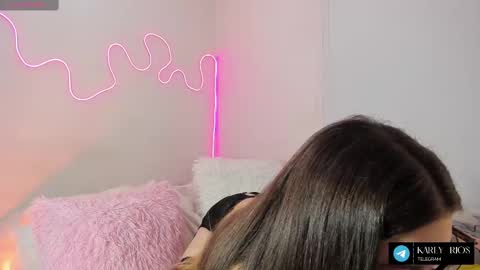 Snapshot of karly__rios chatting on 5, 3, 2025 Karlyy online show from 5, 3, 2025