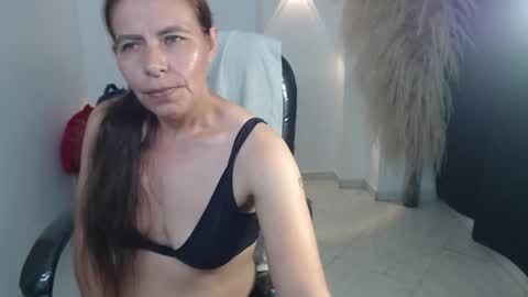 KARLYE online show from 8, 1, 2026