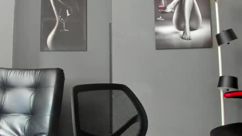   online show from 24, 11, 2025