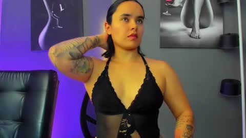 Snapshot of karlyjons_ chatting on 10, 7, 2026 online show from 10, 7, 2026