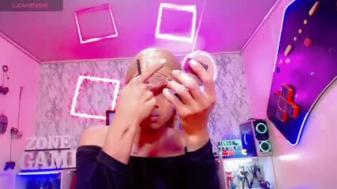 Snapshot of karol_vanessa__ chatting on 19, 5, 2026 karol Vanessa online show from 19, 5, 2026