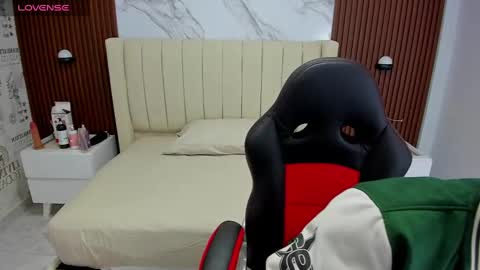 Karol and Luna online show from 6, 2, 2025