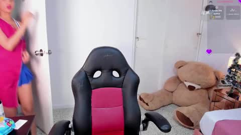 Snapshot of karolebonyy chatting on 1, 12, 2025 Karol online show from 1, 12, 2025