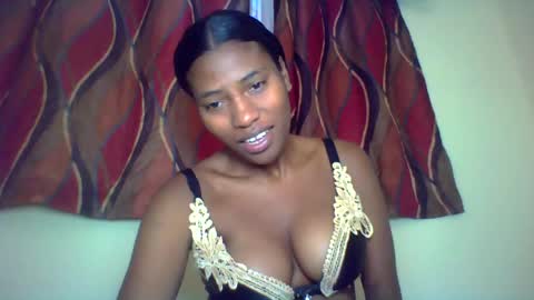 Snapshot of karoliee chatting on 19, 6, 2026 karoliee online show from 19, 6, 2026