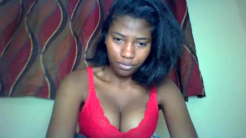 Snapshot of karoliee chatting on 25, 6, 2026 karoliee online show from 25, 6, 2026
