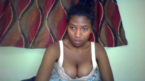 Snapshot of karoliee chatting on 6, 7, 2026 karoliee online show from 6, 7, 2026