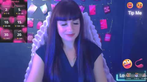 Snapshot of karolina_mia chatting on 25, 10, 2025 Caroline online show from 25, 10, 2025
