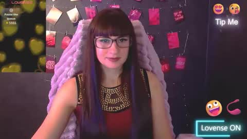 Snapshot of karolina_mia chatting on 27, 10, 2025 Caroline online show from 27, 10, 2025