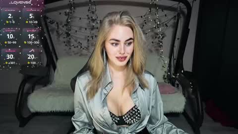 Snapshot of karolinahayes chatting on 3, 4, 2026 KarolinaHayes online show from 3, 4, 2026