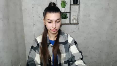 Karolina online show from 7, 3, 2025