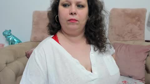 Snapshot of karolinejoyy chatting on 5, 3, 2025 KarolineJoyy online show from 5, 3, 2025