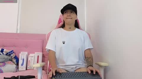 Snapshot of karollhorny chatting on 24, 2, 2025 Karol online show from 24, 2, 2025