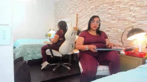 Snapshot of karolwestt chatting on 9, 10, 2025 karolwestt online show from 9, 10, 2025