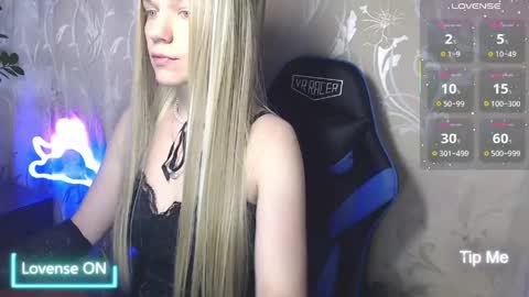 Snapshot of karolynafox chatting on 16, 5, 2026 Caroline Fox online show from 16, 5, 2026