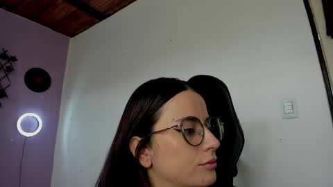 kassandra james online show from 24, 1, 2025