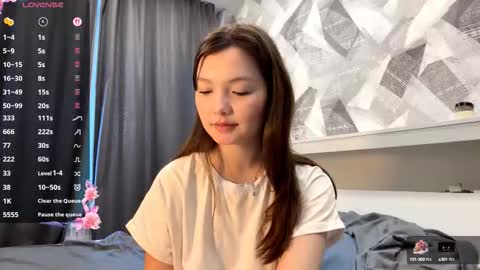Snapshot of kassandrataulbee chatting on 12, 10, 2025 Kira online show from 12, 10, 2025