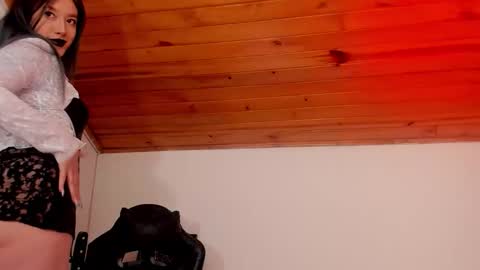 Snapshot of kat_apple chatting on 20, 10, 2025 Alicia online show from 20, 10, 2025