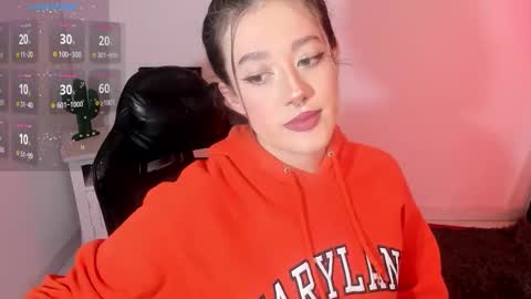 Snapshot of kat_apple chatting on 22, 10, 2025 Alicia online show from 22, 10, 2025
