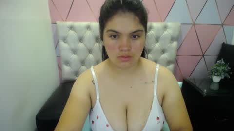 Snapshot of katalina_santana25 chatting on 8, 9, 2025 katalina santana25 online show from 8, 9, 2025