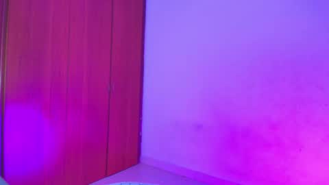 Snapshot of katalinaaswad chatting on 2, 12, 2025 katalinaaswad online show from 2, 12, 2025