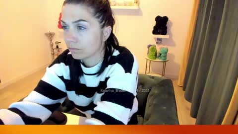    online show from 28, 4, 2026