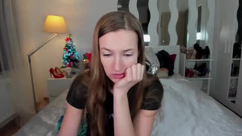 Snapshot of kate_redgar chatting on 12, 1, 2025 kate_redgar online show from 12, 1, 2025