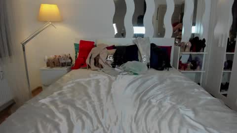 Snapshot of kate_redgar chatting on 8, 3, 2025 kate_redgar online show from 8, 3, 2025