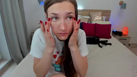 Snapshot of kate_redgar chatting on 18, 9, 2025 kate_redgar online show from 18, 9, 2025