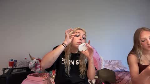 Snapshot of kateharperr chatting on 8, 9, 2025 kateharperr online show from 8, 9, 2025