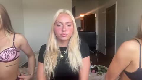 Snapshot of kateharperr chatting on 8, 10, 2025 kateharperr online show from 8, 10, 2025