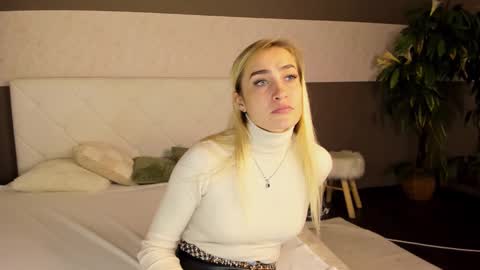 Snapshot of kateowyns chatting on 2, 12, 2024 KateOwyns online show from 2, 12, 2024